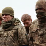 Боевики «Азова»* пришли на поклон к русским: «Пожалуйста, мы боимся!»